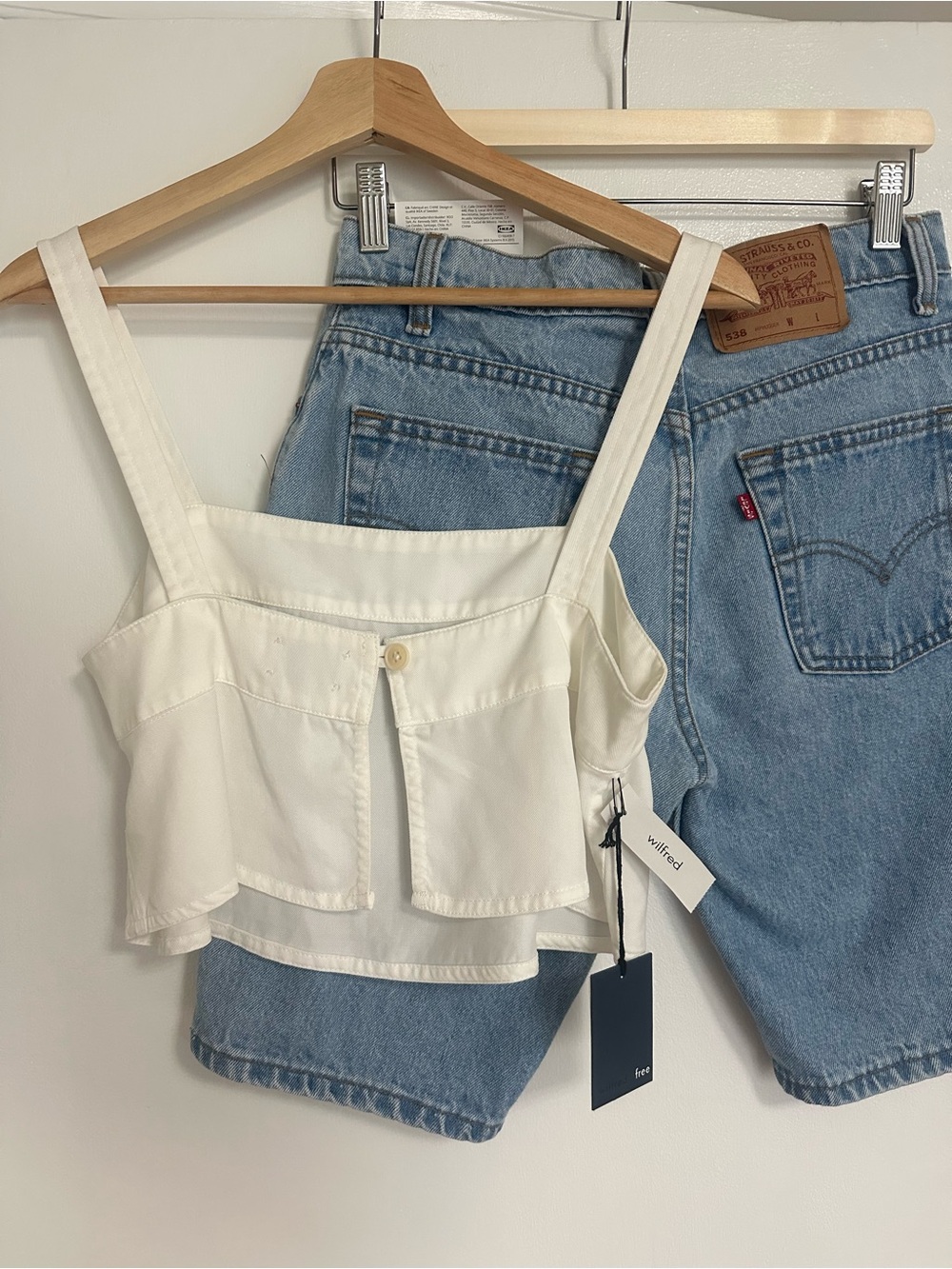 BNWT Aritzia Wilfred Cream Button-Front Cropped Camisole